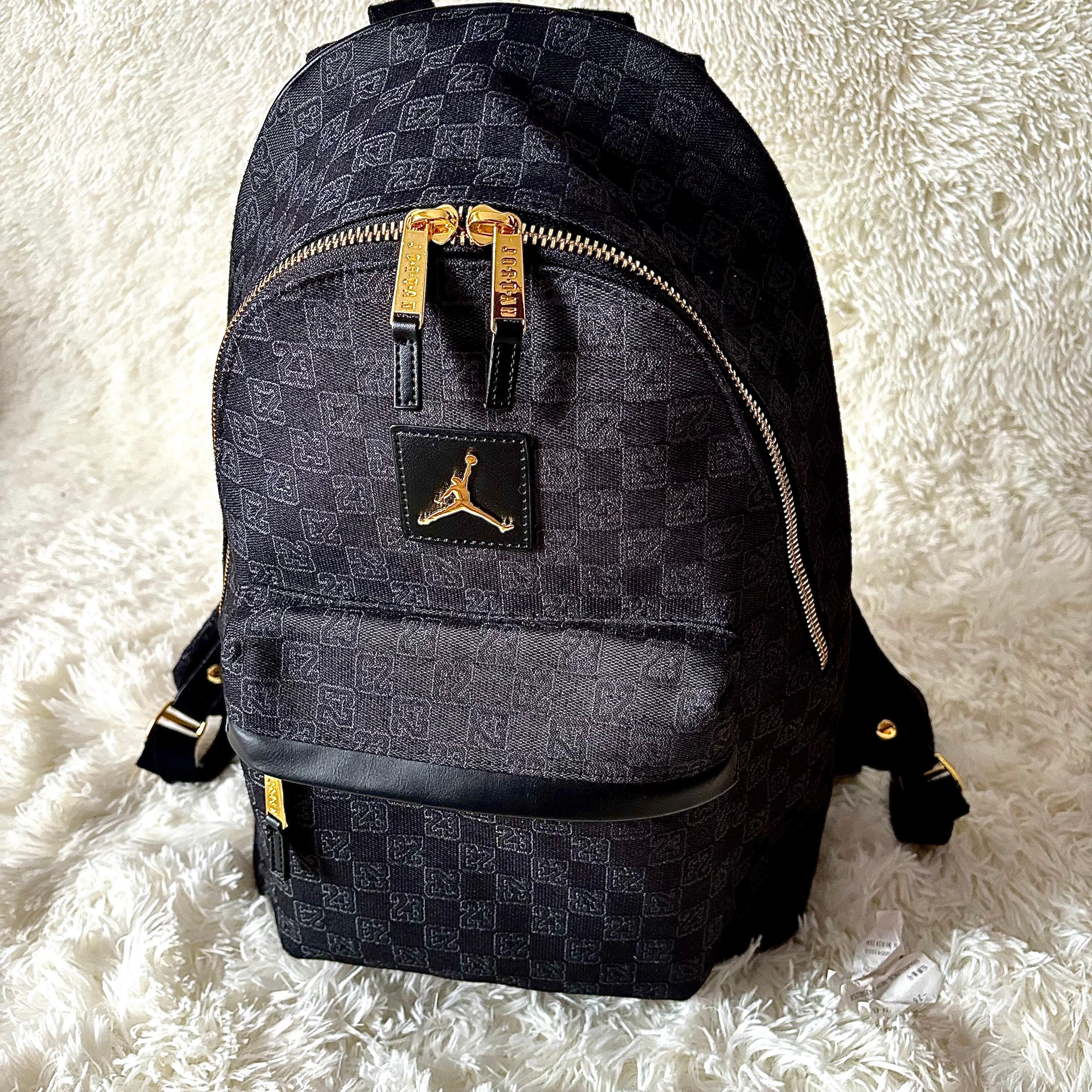 店舗完売品✨レア✨NIKE ジョーダン モノグラム スリングバッグラスト2個新品 JORDAN JAM MONOGRAM SLING BAG WHITE（ジョーダン モノグラム