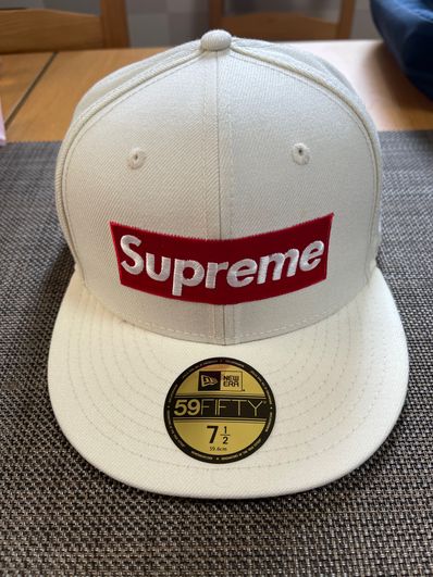 Supreme World Famous Box Logo New Era® "White"