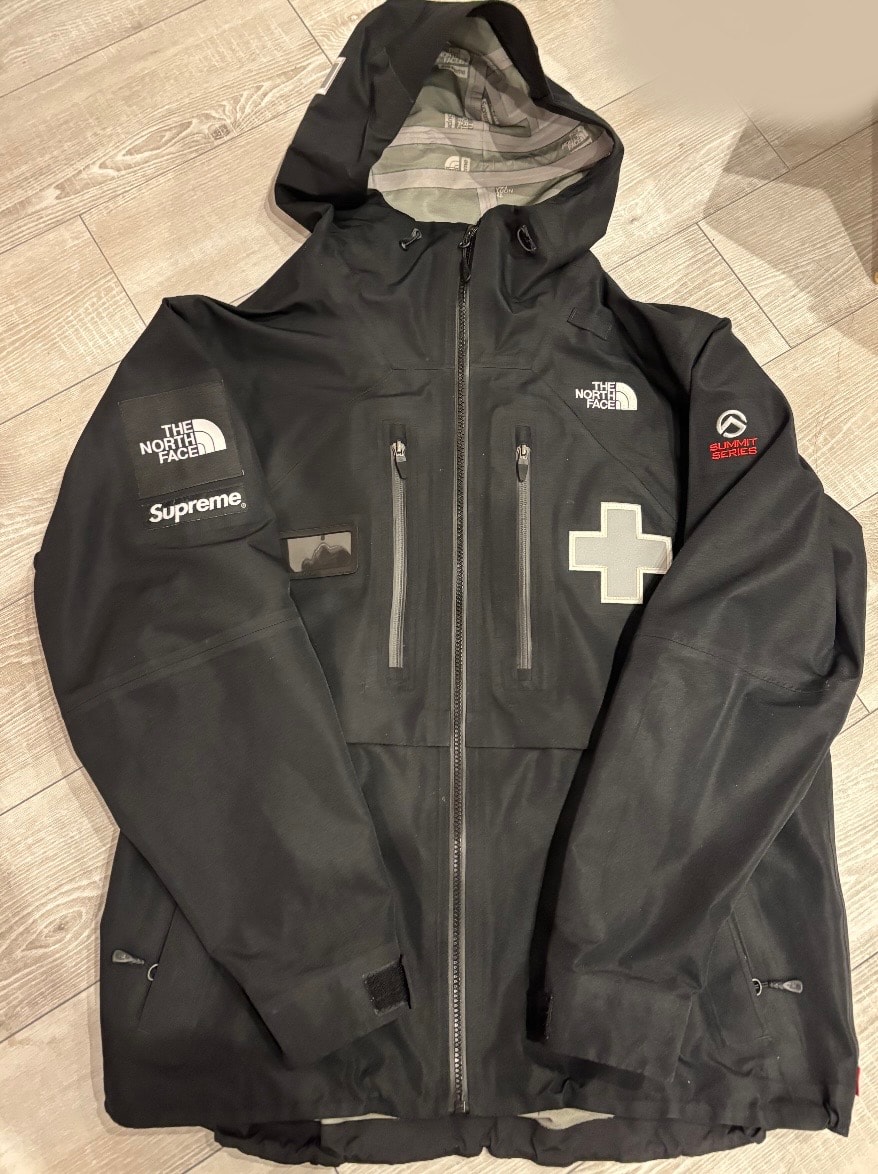 Supreme x The North Face Summit Series Rescue Mountain Pro Jacket
