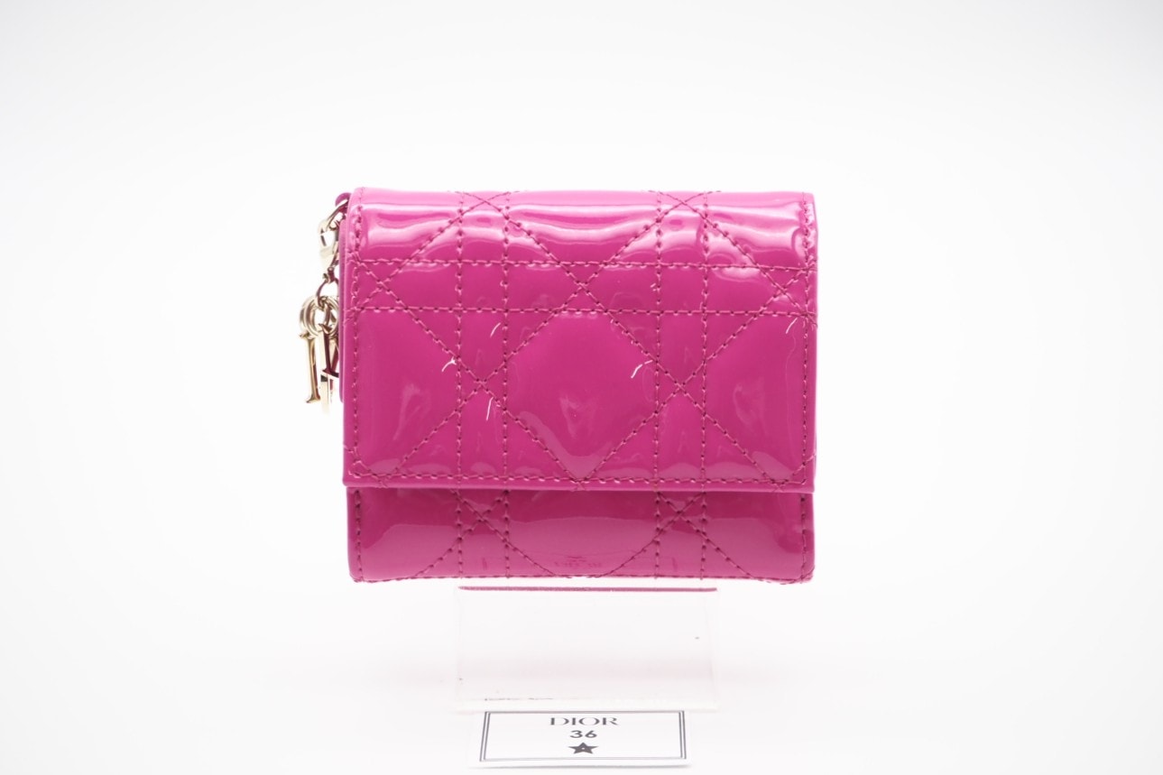 極美品 Dior ディオール パテントカーフスキン Lady Dior Lotus ウォレット カナージュ S0181OVRB_M16F 三つ折り財布 ピンク パテントレザー レディース