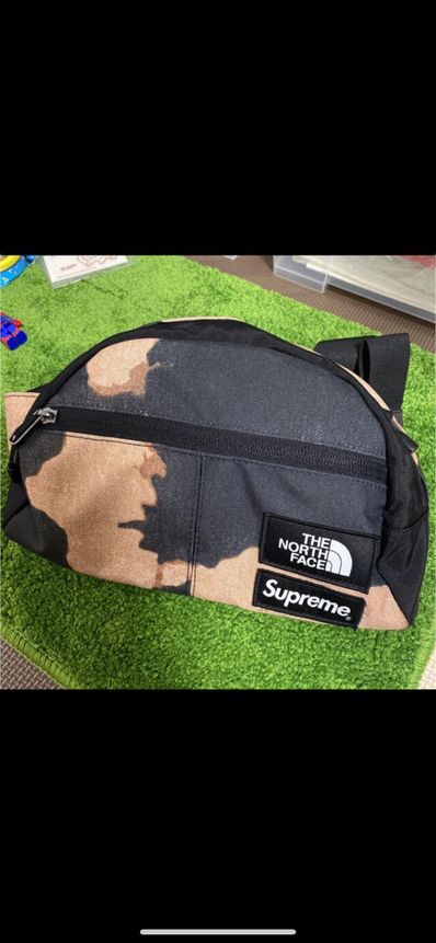 Supreme x The North Face Bleached Denim Print Roo II "Black"