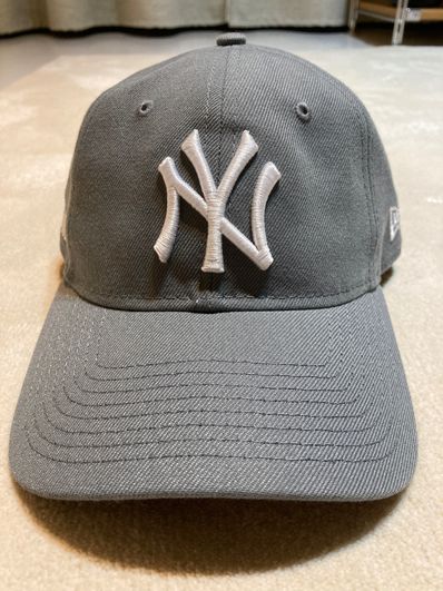MoMA Exclusive New Era New York Yankees Cap "Storm Grey"