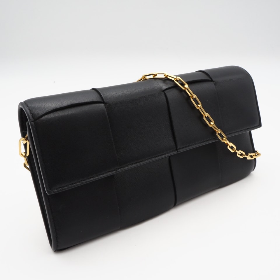 美品 BOTTEGAVENETA ボッテガヴェネタ ラムスキン マキシイントレチャート MAXI INTRECCIATO レザーチェーン ウォレット 742098 VCQC4 8425 ショルダーバッグ ブラック ラムスキン レディース