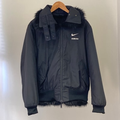 NIKE(ナイキ) ×AMBUSH(アンブッシュ) M フェイクファー AQ9225-010 ノーカラージャケット ブラック