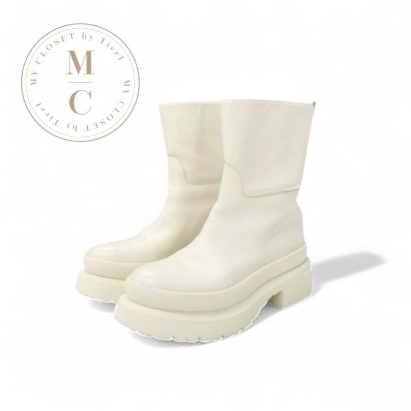 ヴァレンティノ VALENTINO ブーツ ショートブーツ 靴 シューズ レザー アイボリー 白 ゴールド ワンスタッズ ミドル ロゴ