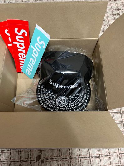Supreme Undisputed Box Logo New Era "Black"