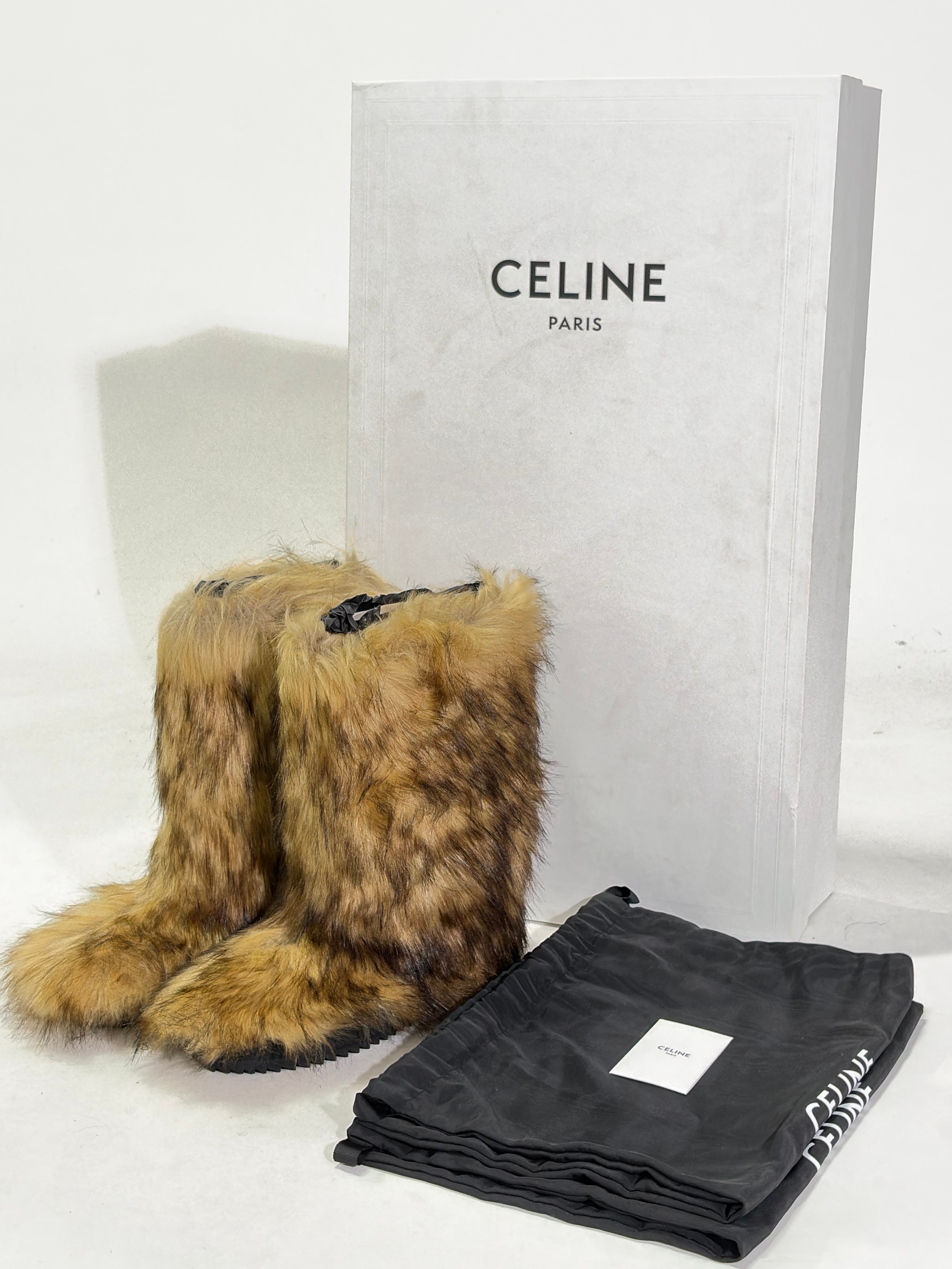 CELINE 21AW FAUX FUR BOOT