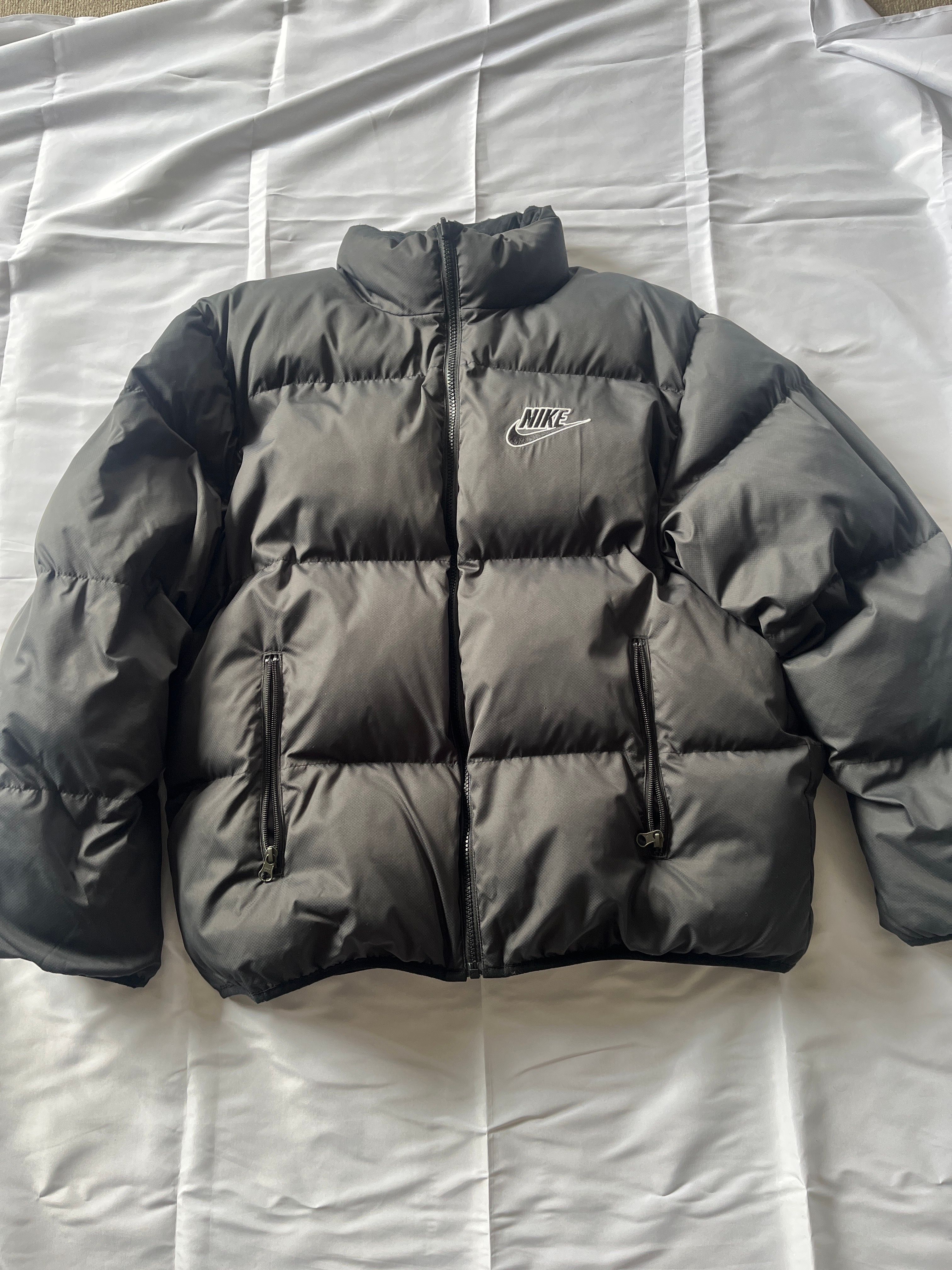 Supreme / Nike® Reversible Puffy Jacket "Black"