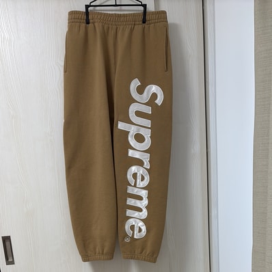 Supreme Satin Applique SweatPant "ダークタン"