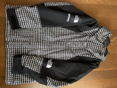 Supreme x The North Face Studded Mountain Light Jacket "Black"