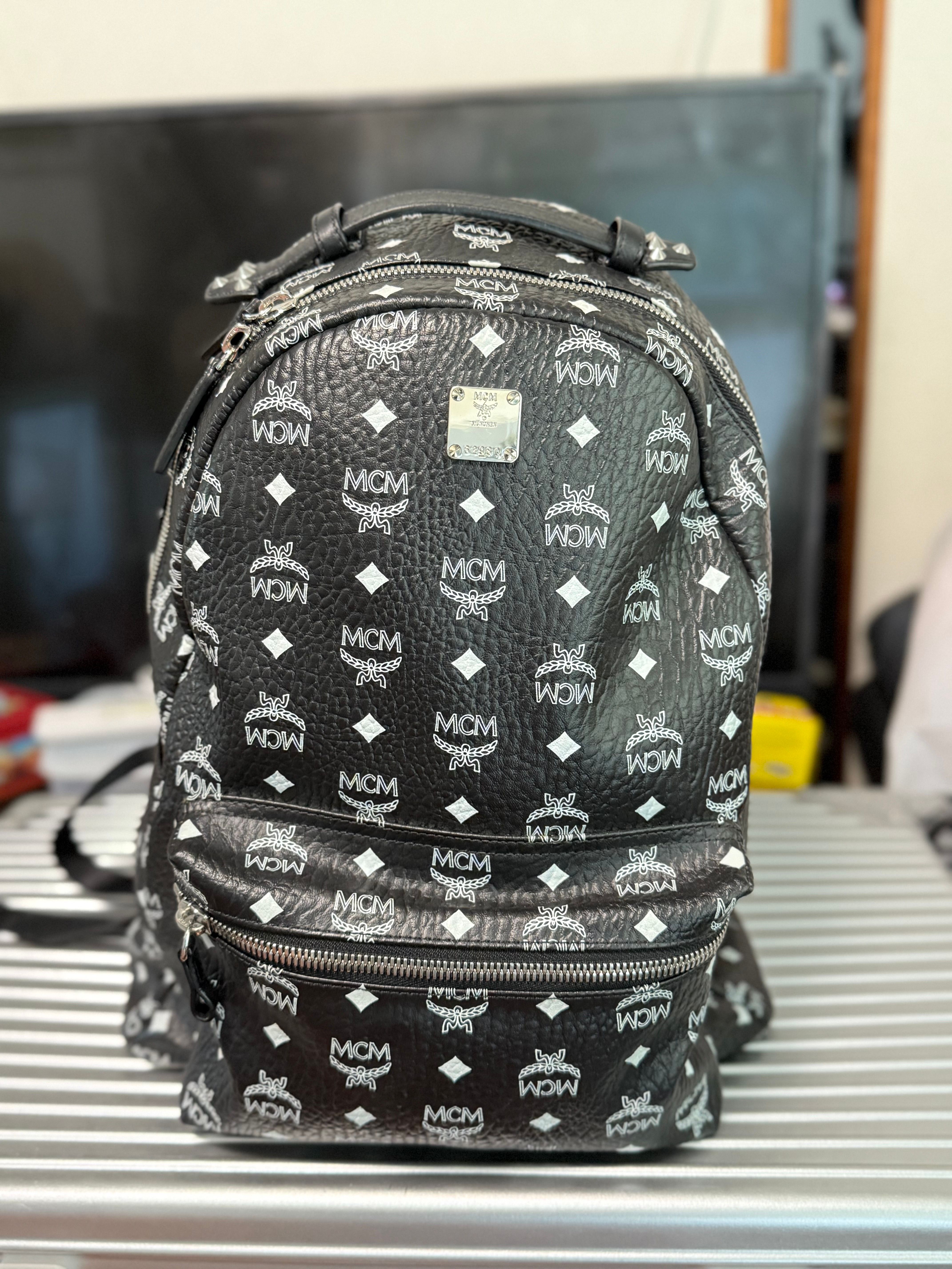 MCM ロゴプリント バックパック ブラック/グレー MCM Backpacks | Luxury Designer Leather Backpacks | MCM® Japan