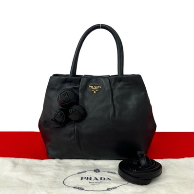 PRADA プラダ ロゴ 金具 ローズ モチーフ レザー ショルダーバッグ ブラック
141-6
