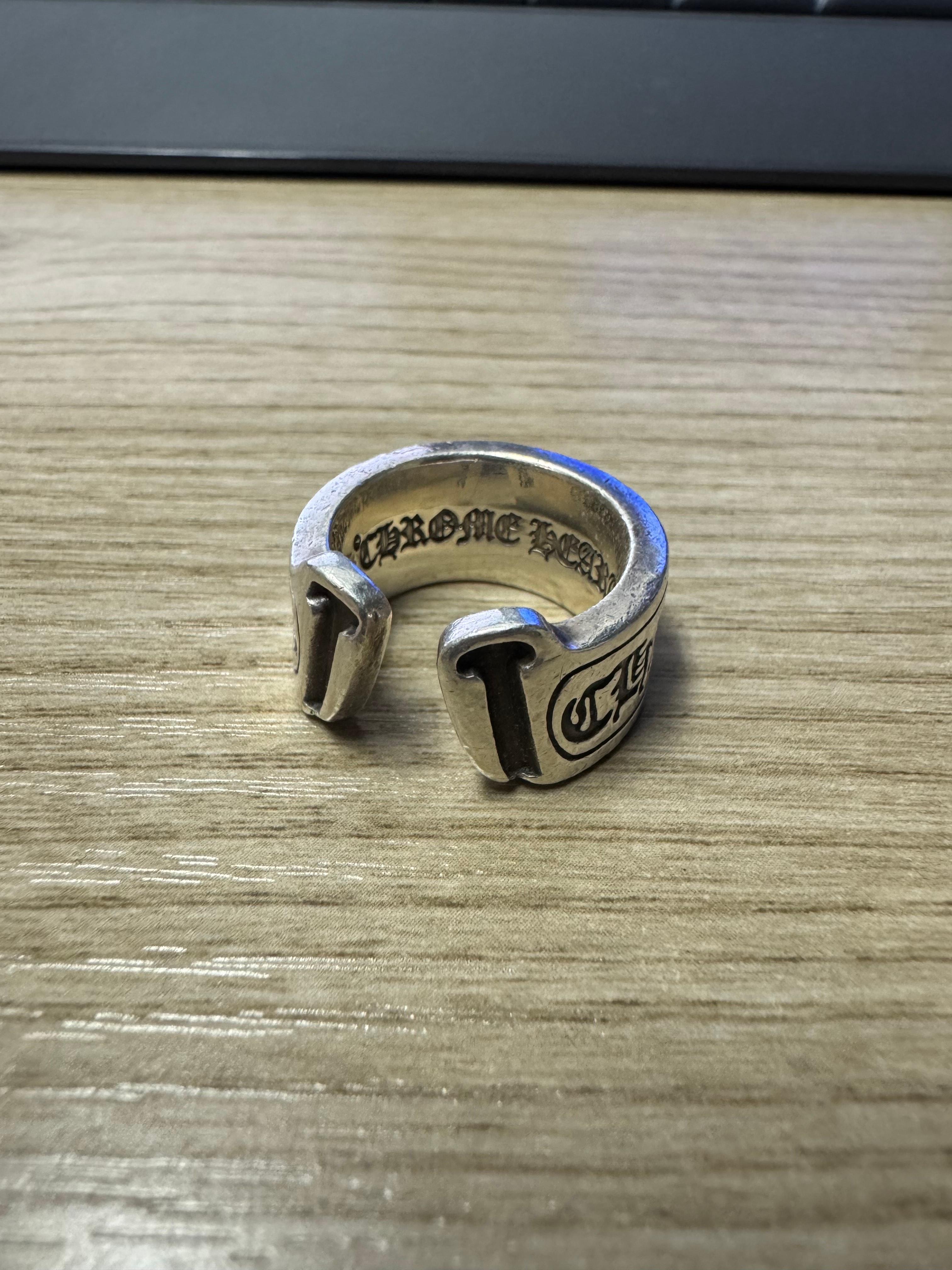 Chrome Hearts CH Scroll Label Ring / Large "Silver"