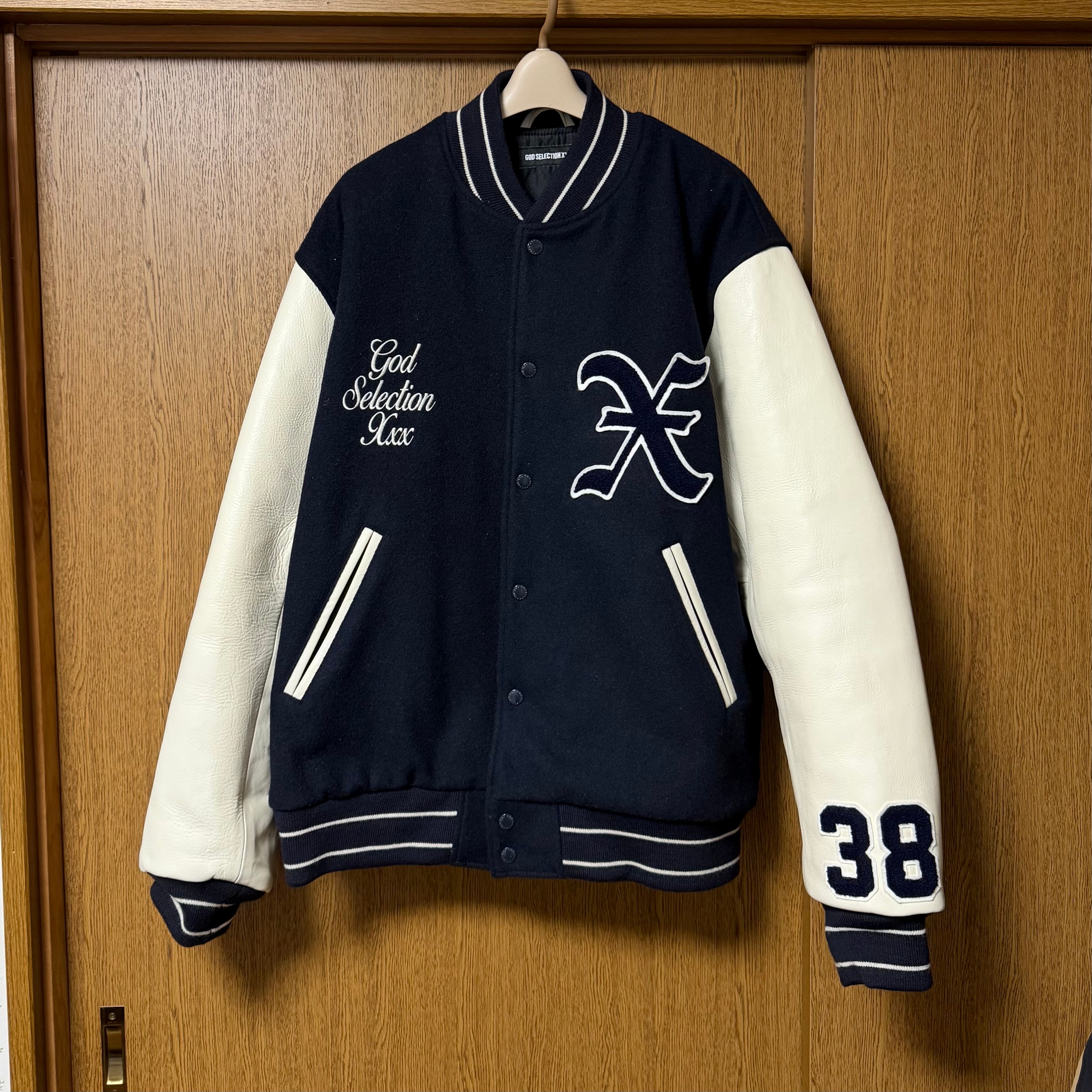 新品GOD SELECTION XXX スタジャン ネイビー L GOD SELECTION XXX Varisity Jacket GX-A25-JK-05 