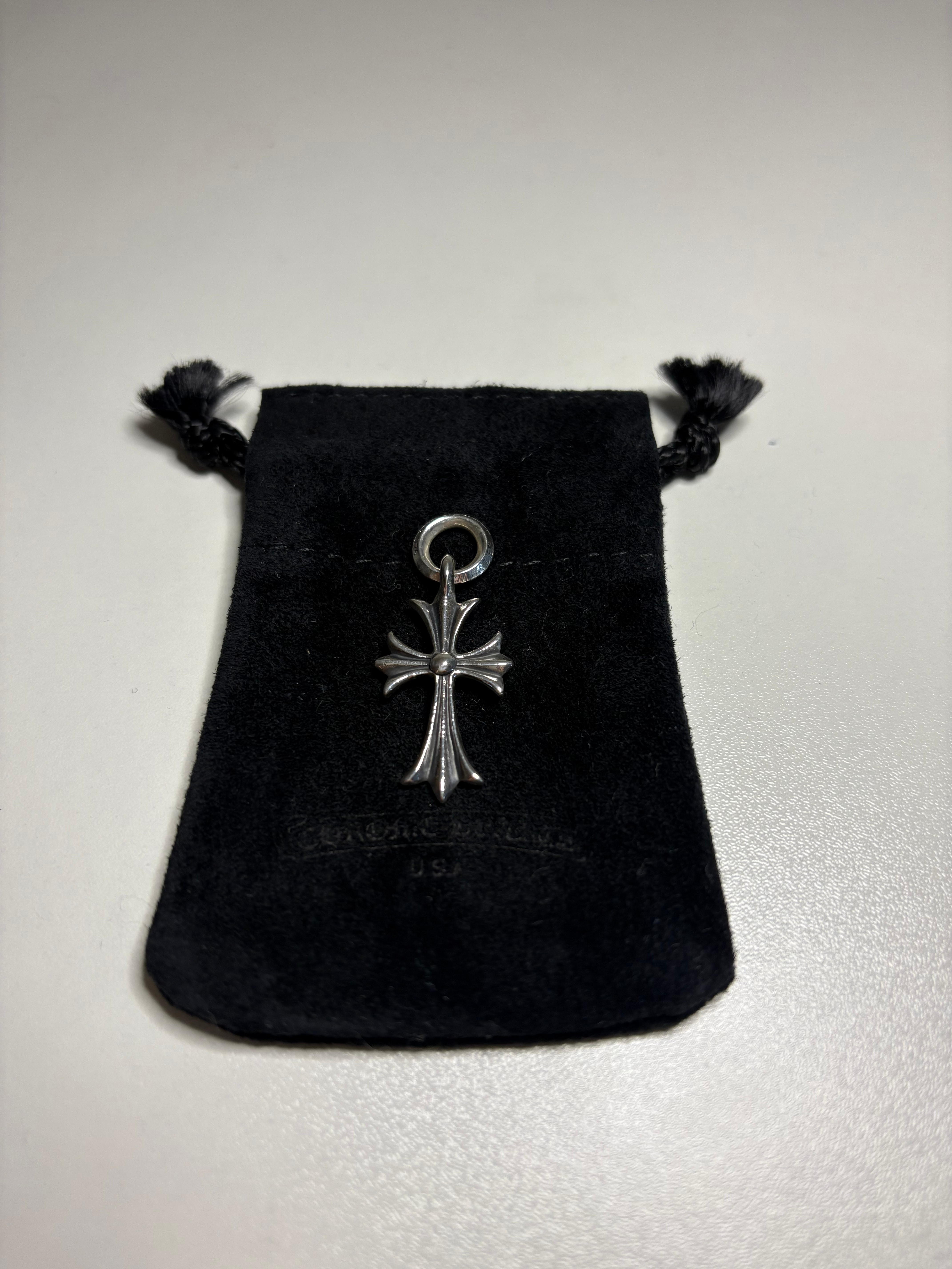 クロムハーツ タイニー CH クロス チャーム "シルバー"