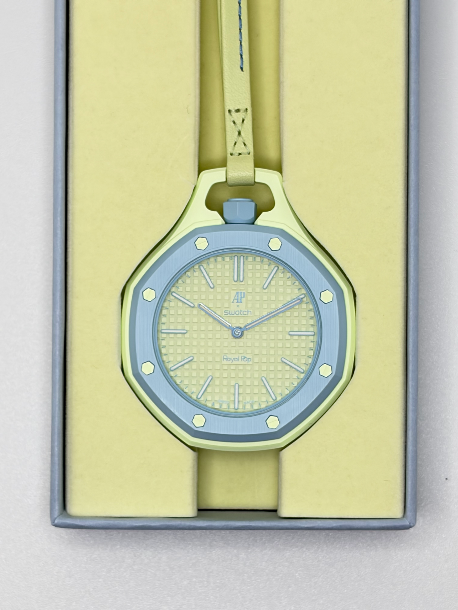 Swatch x Audemars Piguet Royal Pop Blaue Acht "Light Green"