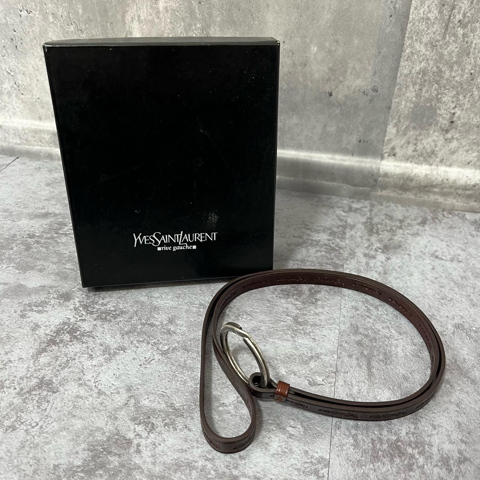【SAINT LAURENT】サンローラン レザーショルダーストラップ ロゴモチーフ レザー イタリア製 ブラウン 茶色 ショルダーベルト ストラップ 本革ストラップ ロゴ刻印 箱付き 型番116197・1476