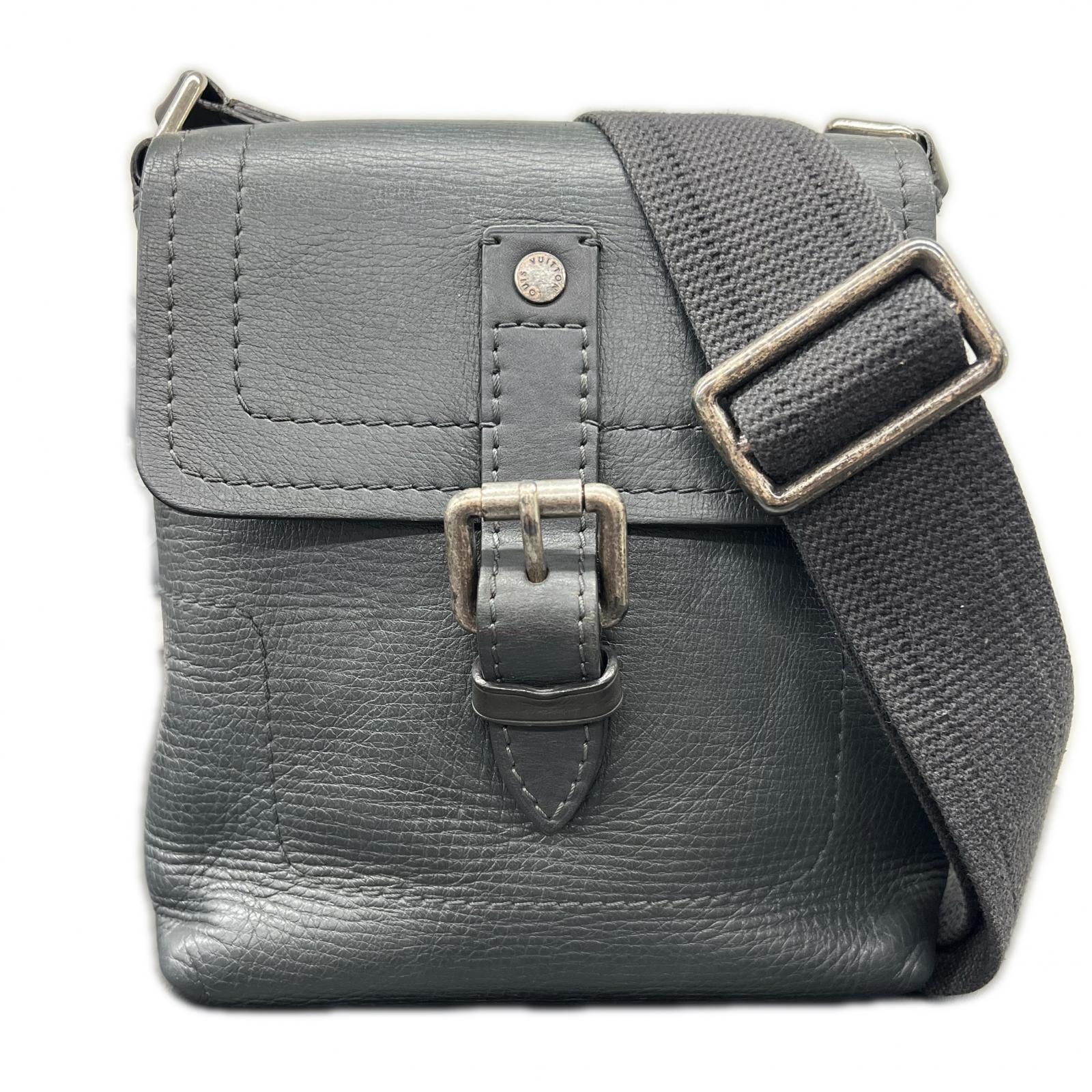 LOUIS VUITTON 希少 ルイヴィトン ユタライン ユマ バサルト ショルダーバッグ M97024 レザー RI4151 グレー クロスボディ ミニバッグ ポシェット Y2K ルイヴィトン LV Bランク 中古 鑑定済 ヴィトンバッグ