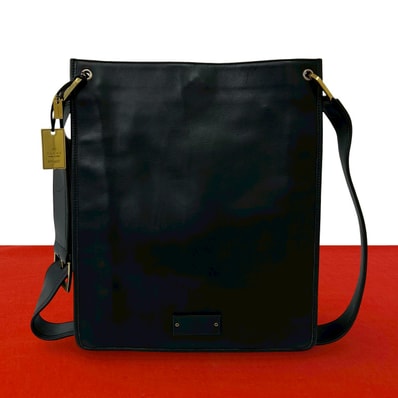 GUCCI グッチ ロゴ 金具 レザー ショルダーバッグ ブラック
24927