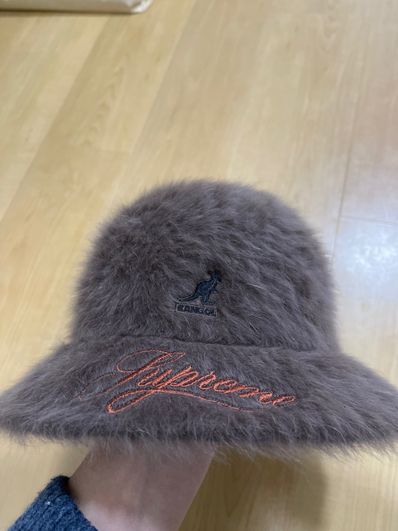 Supreme / Kangol Furgora Casual "Brown"