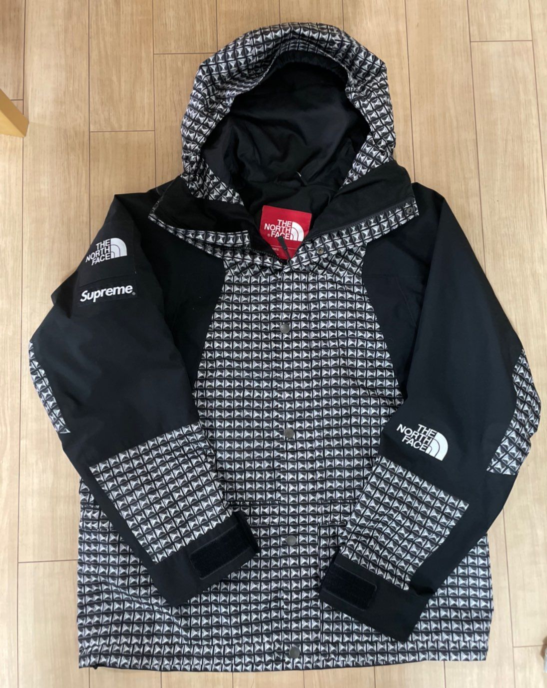 Supreme x The North Face Studded Mountain Light Jacket "Black"