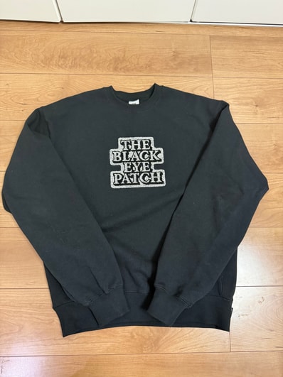 BlackEyePatch Rhinestoned OG Label Crew Sweat "Black"