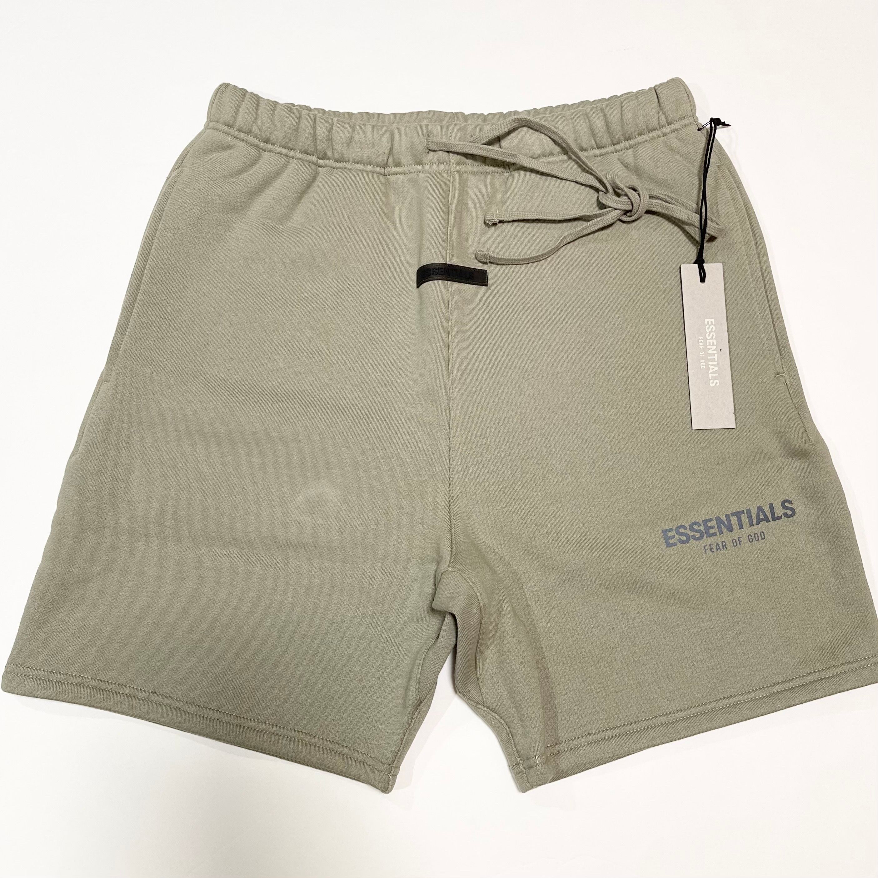FEAR OF GOD ESSENTIALS SWEATSHORT "Pistachio"
