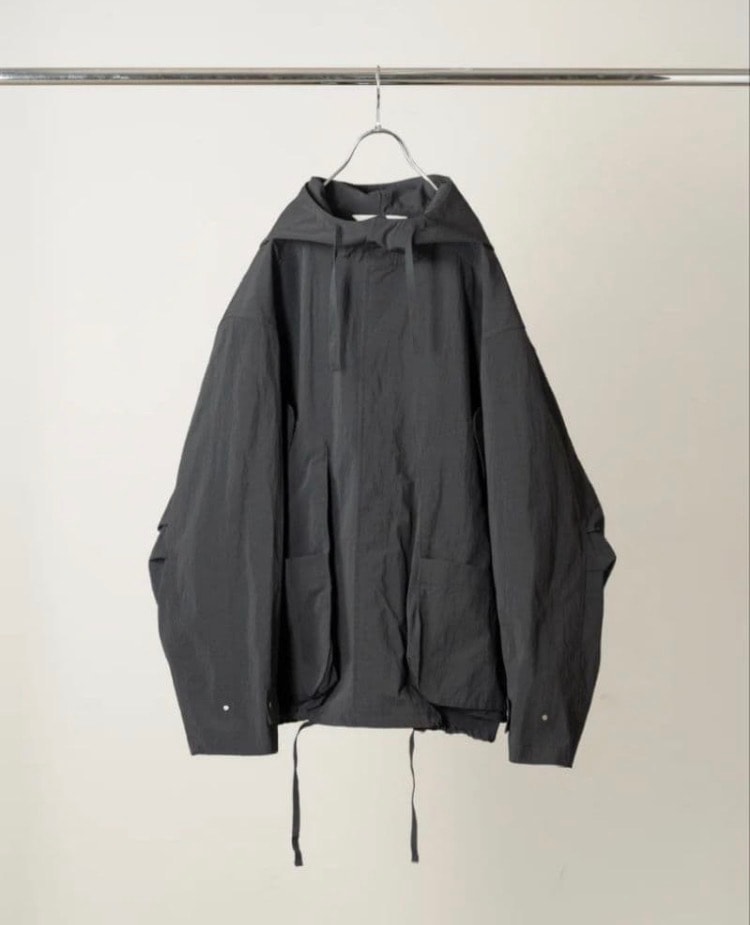 WRINKLED NYLON OVER HOODIE