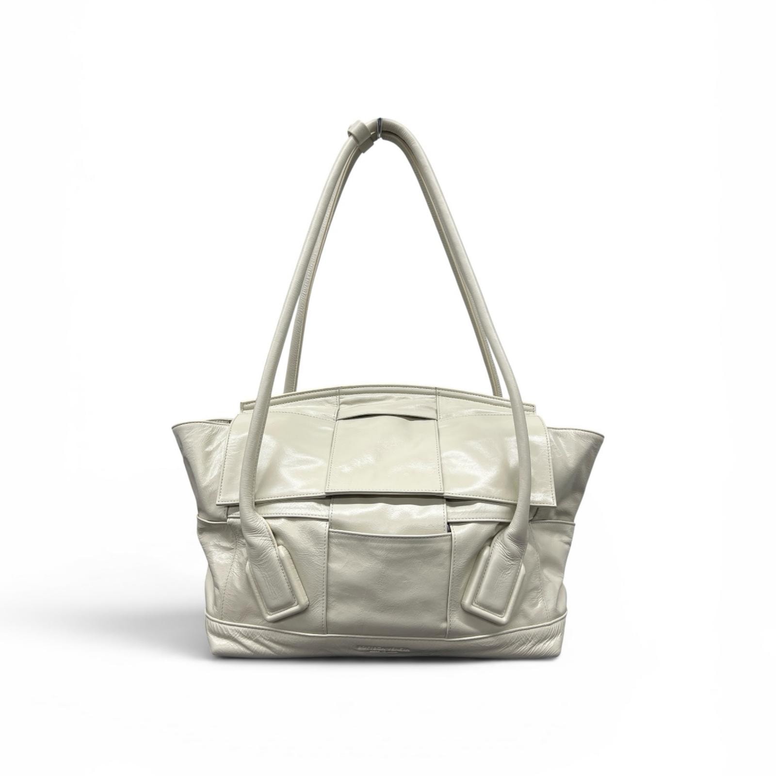 BOTTEGA VENETA 極美品 ザ アルコ ミディアム マキシイントレチャート トートバッグ 575941 レザー オフホワイト 肩掛け ハンドバッグ BV Aランク 中古 鑑定済 ボッテガバッグ