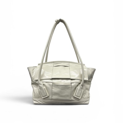 BOTTEGA VENETA 極美品 ザ アルコ ミディアム マキシイントレチャート トートバッグ 575941 レザー オフホワイト 肩掛け ハンドバッグ BV Aランク 中古 鑑定済 ボッテガバッグ