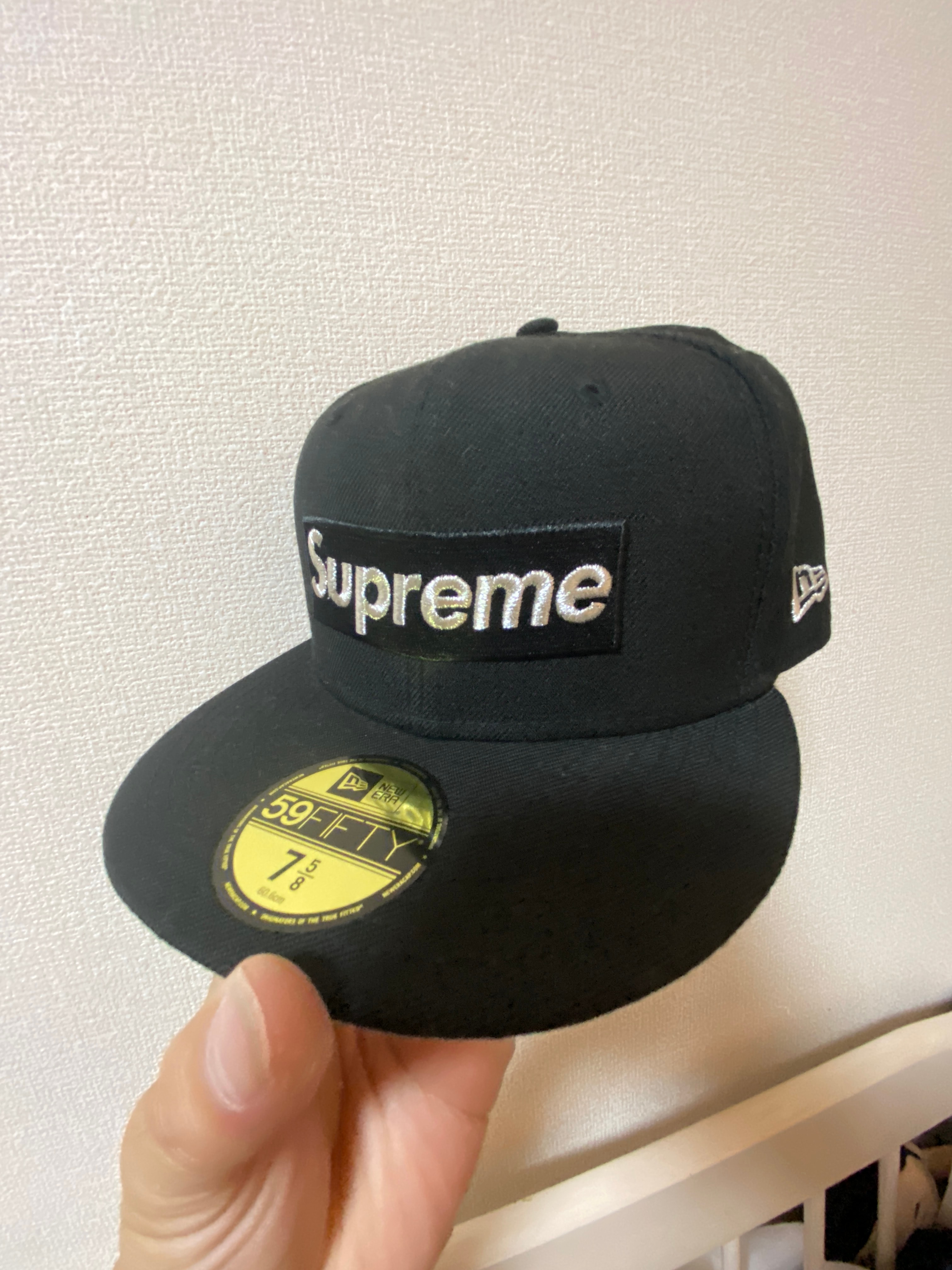 Supreme $1M Metallic Box Logo New Era® "Black"