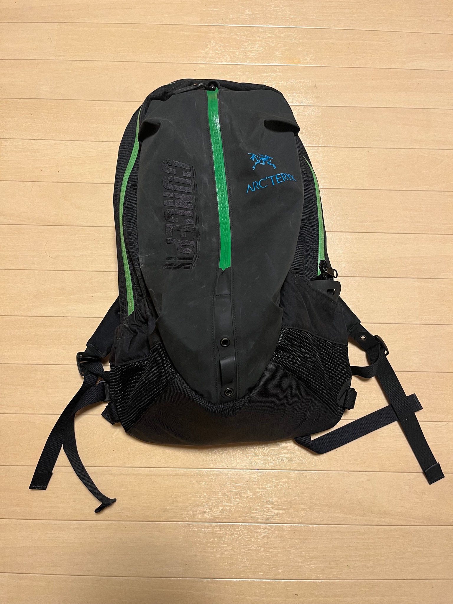 ARC'TERYX x Concepts Arro22 Backpack "Black Lime"