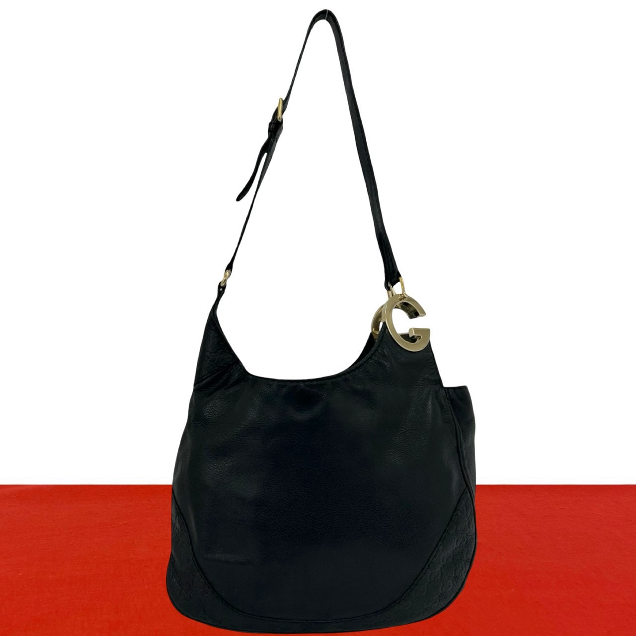 GUCCI グッチ シャーロット G ロゴ 金具 グッチ シマ レザー ショルダーバッグ ブラック
 836-5