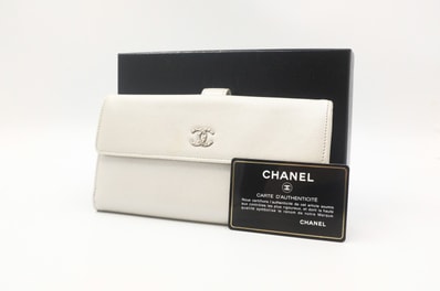 シャネル キャビア メタリックシルバー 長財布