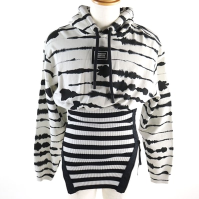 極美品 バーバリー
パーカー Watercolour Print Reconstructed Hoodie ホワイト ブラック メンズ XS 4563724