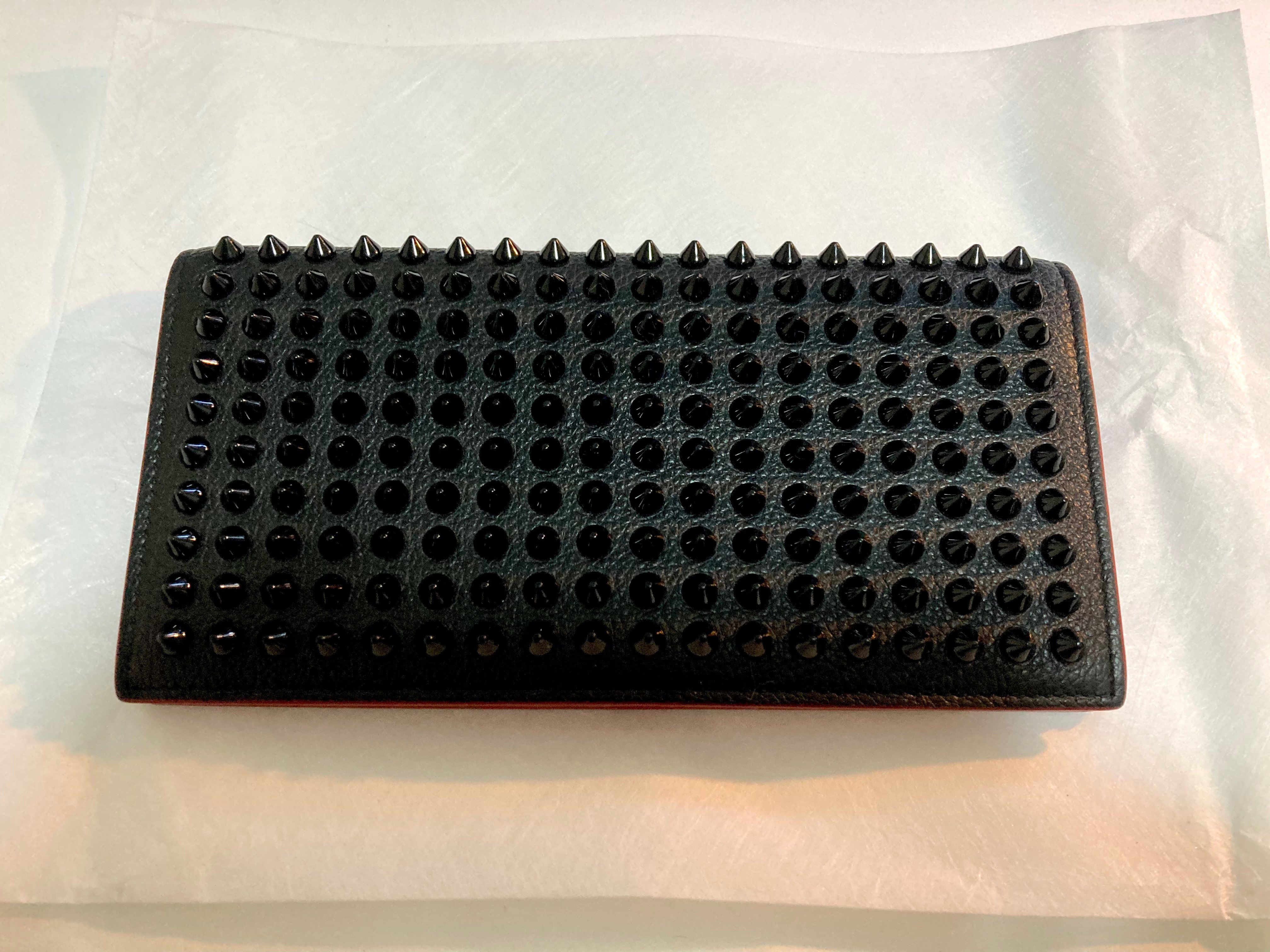 ルブタン 長財布 ナクソス スパイクスタッズ レザーブラック