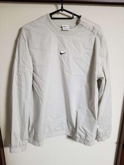 ナイロンプルオーバー