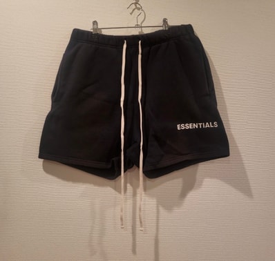 FEAR OF GOD Essentials Graphic Sweat Shorts "Black"