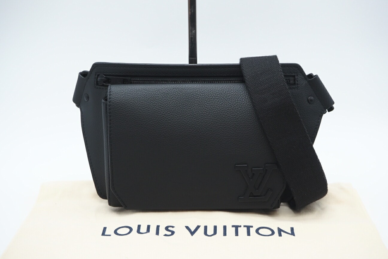 美品 LOUIS VUITTON ルイ・ヴィトン アエログラム テイクオフ スリング M57081 ウエストバッグ ブラック グレインカーフレザー レディース