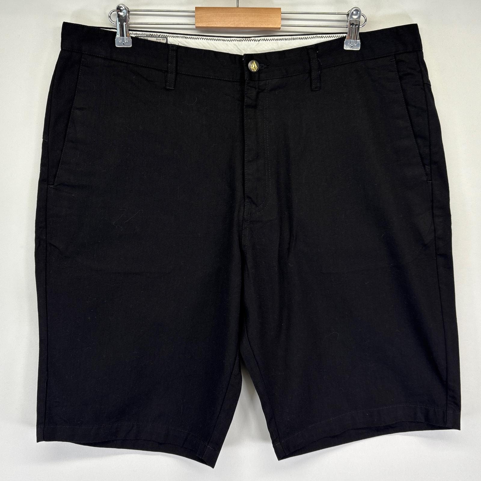 古着 ボルコム VOLCOM ショートパンツ ハーフ 半ズボン 短パン ワンポイントロゴ 大きいサイズ w38 ブラック メンズ