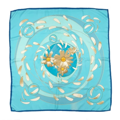 HERMES エルメス カレ90 au gre du vent 風にまかせて 花柄 フラワー スカーフ
シルク ブルー ユニセックス
【中古】