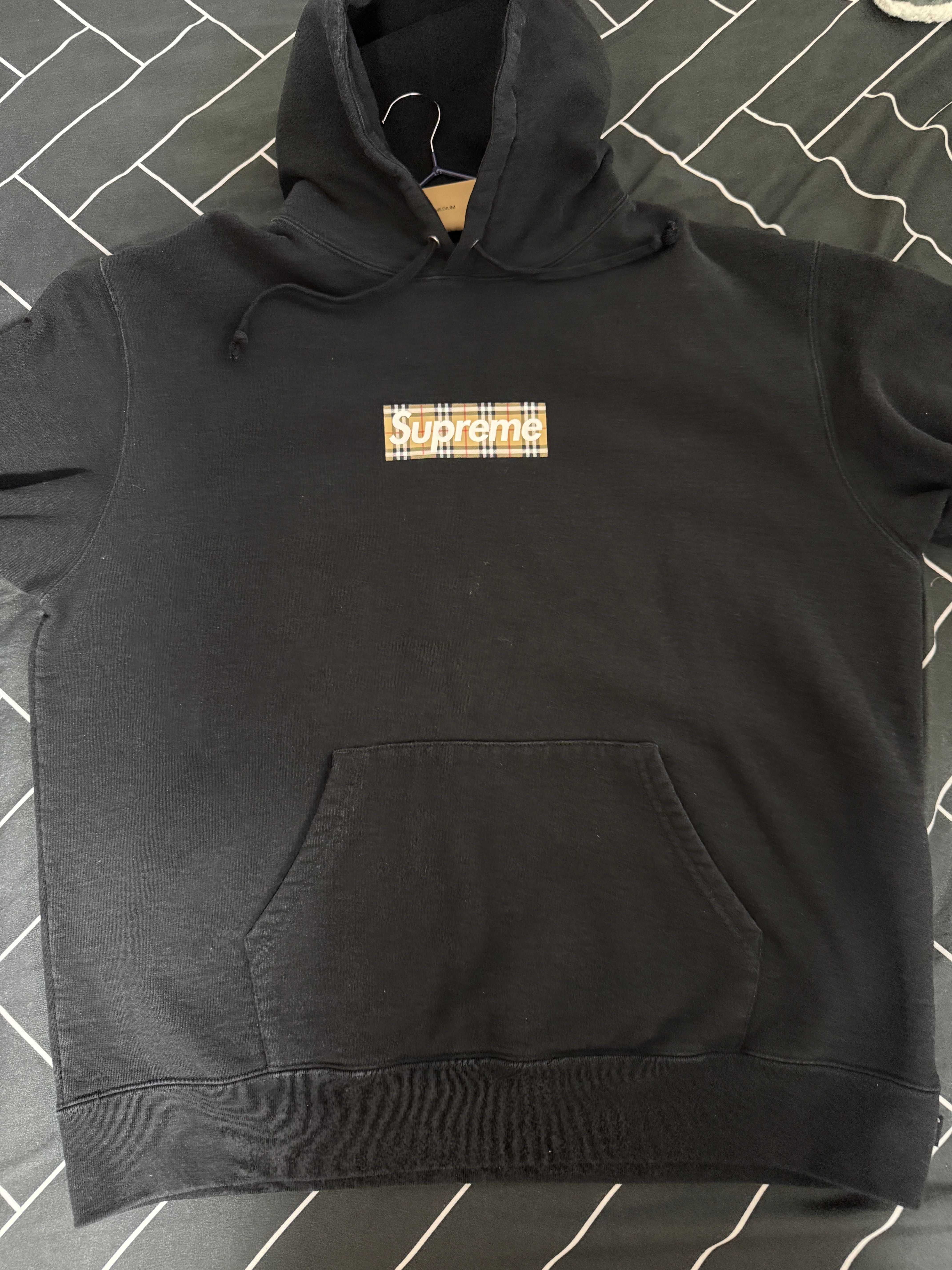 Supreme / Burberry Box Logo Hooded Sweatshirt "Black"