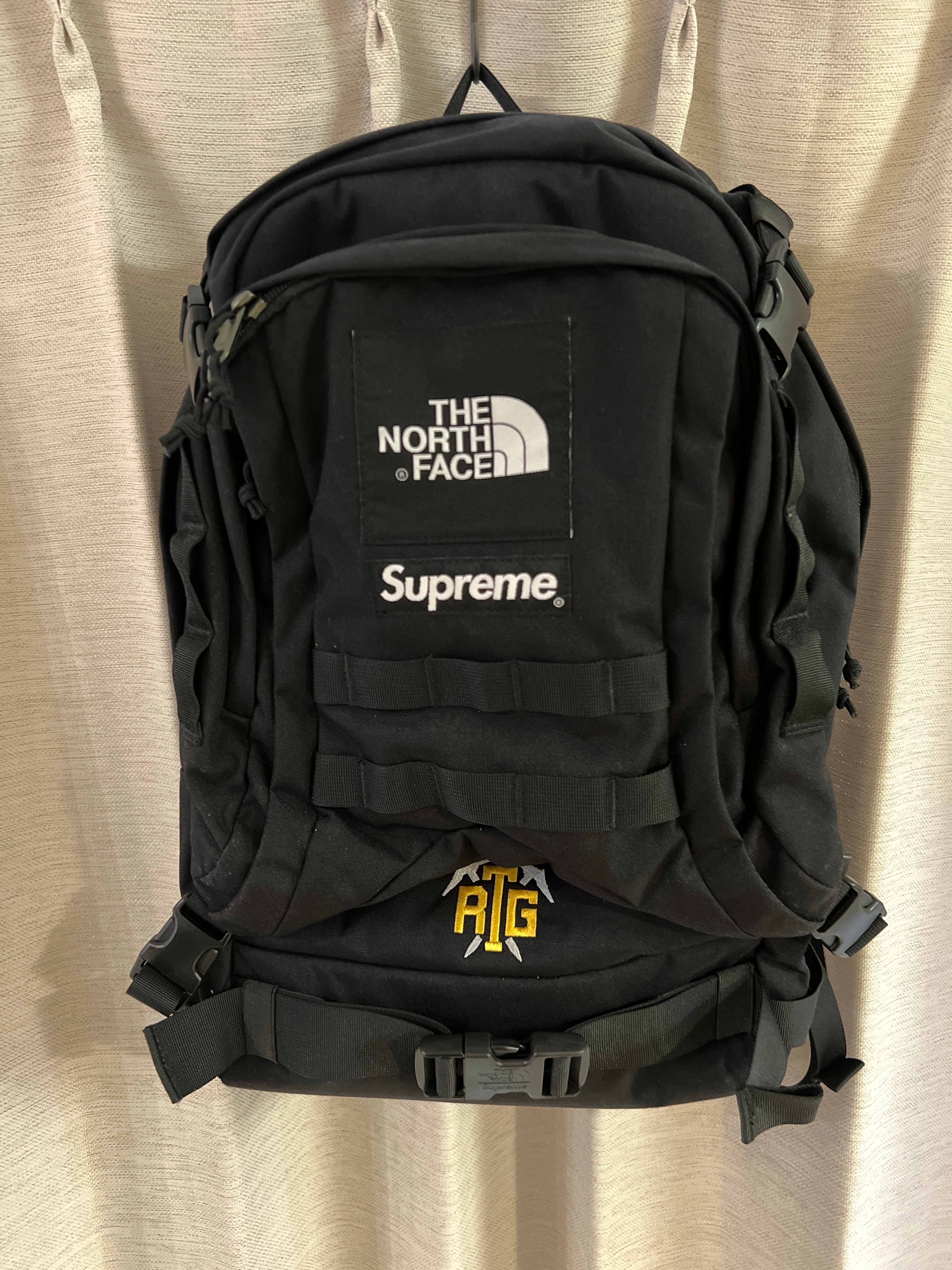 Supreme x The North Face RTG Backpack. 35L "Black"