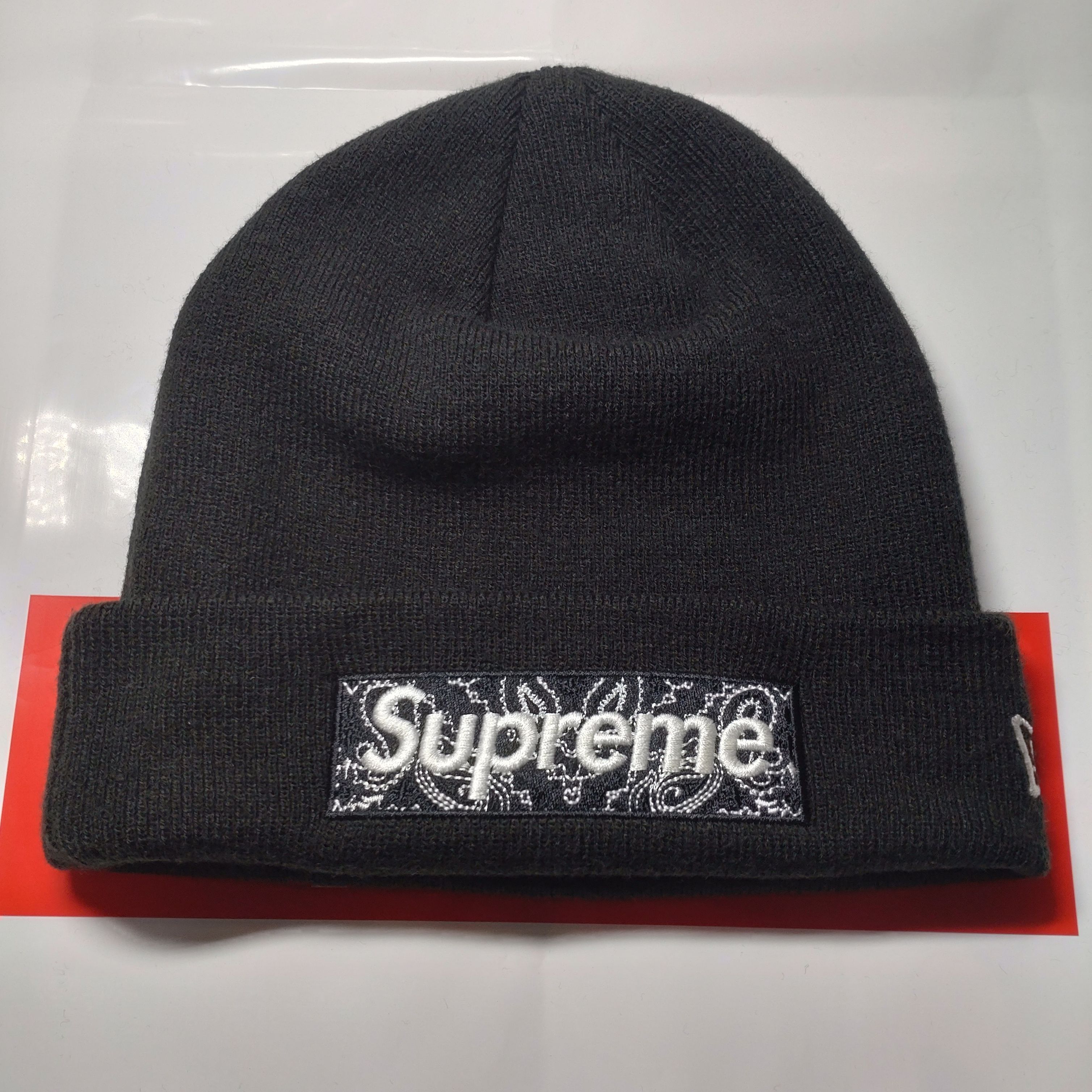 Supreme New Era® Box Logo Beanie "Black"