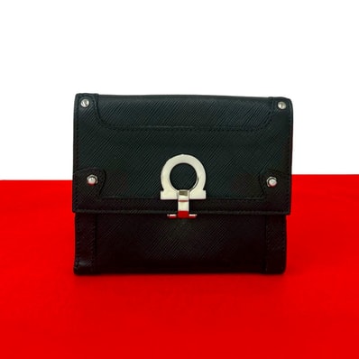 Salvatore Ferragamo サルヴァトーレフェラガモ ガンチーニ 金具 レザー 二つ折り財布 ブラック
27504