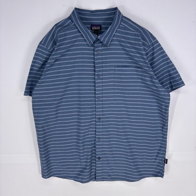 古着 パタゴニア patagonia 半袖シャツ 胸ポケット アウトドア ショートスリーブ ワンポイント 2XL ブルー系 ボーダー メンズ