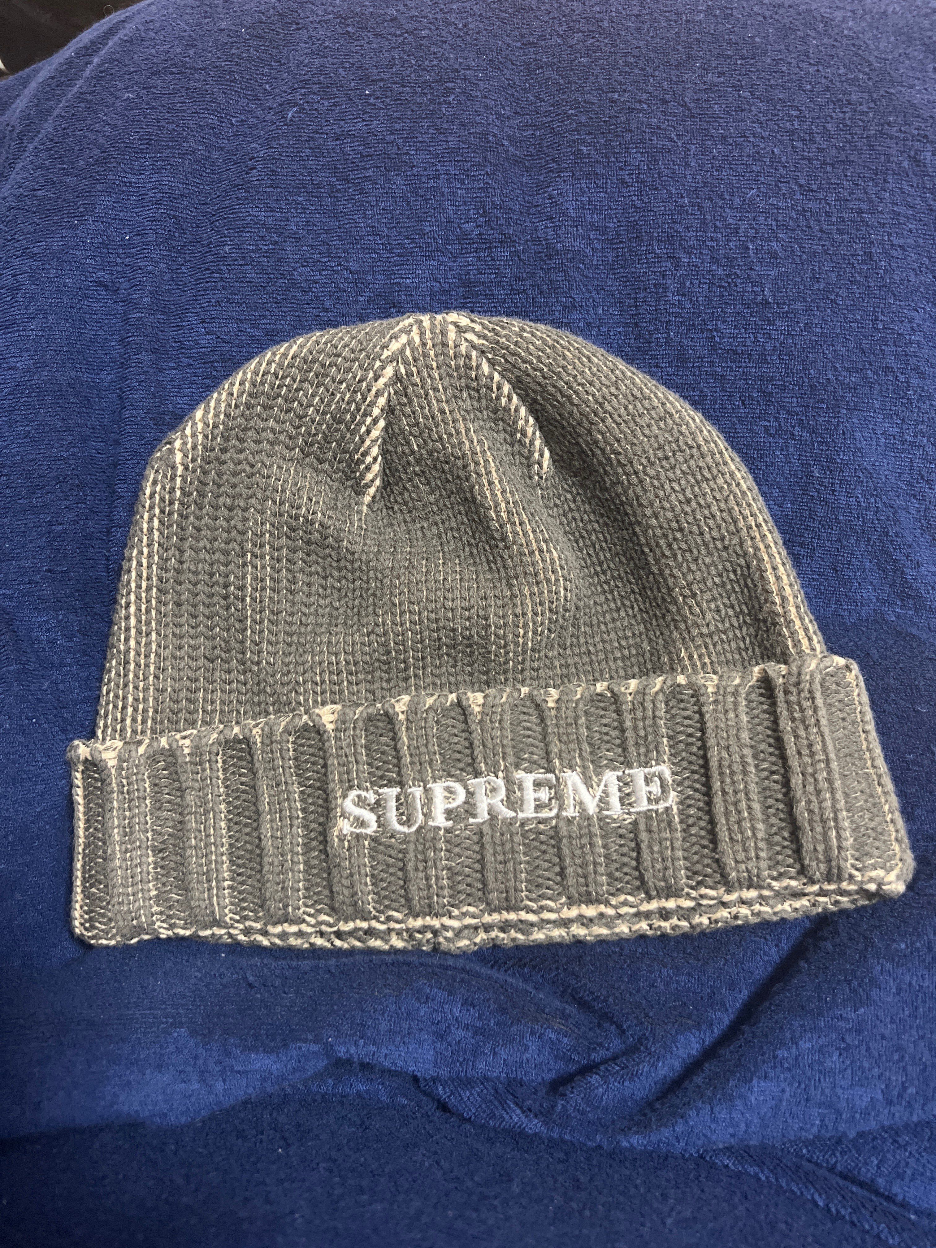 Supreme Overprint Beanie "Black"