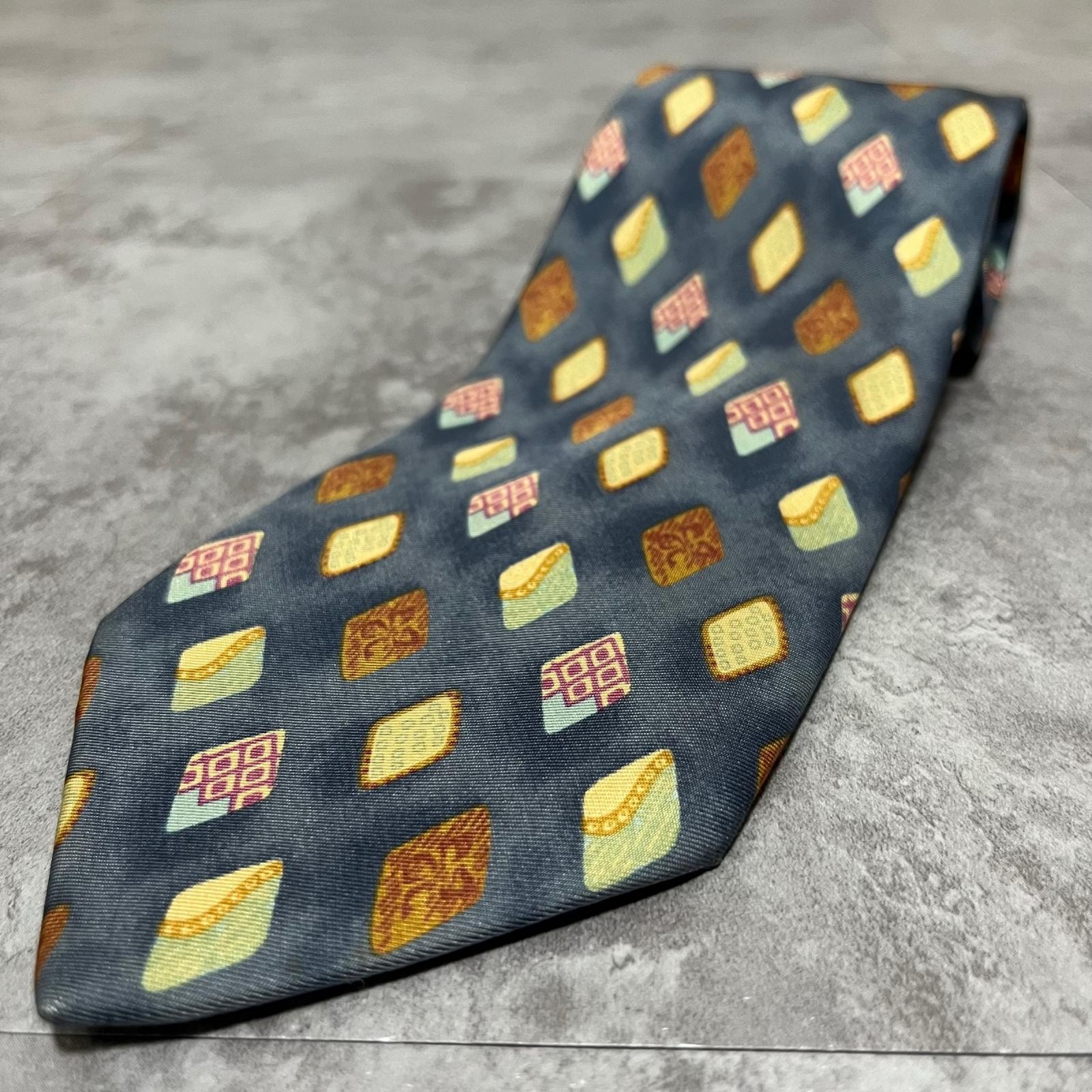 【FENDI】フェンディ ネクタイ 幾何学柄 抽象柄 スクエア ダイヤ 総柄 グレー ブラウン イエロー グリーン イタリア製 メンズ ヴィンテージ