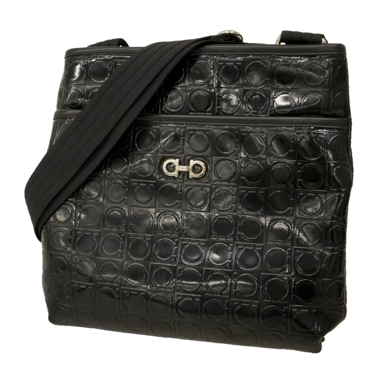 【6db0828】サルヴァトーレフェラガモ ショルダーバッグ ガンチーニ エナメル ブラック シルバー金具【中古】レディース