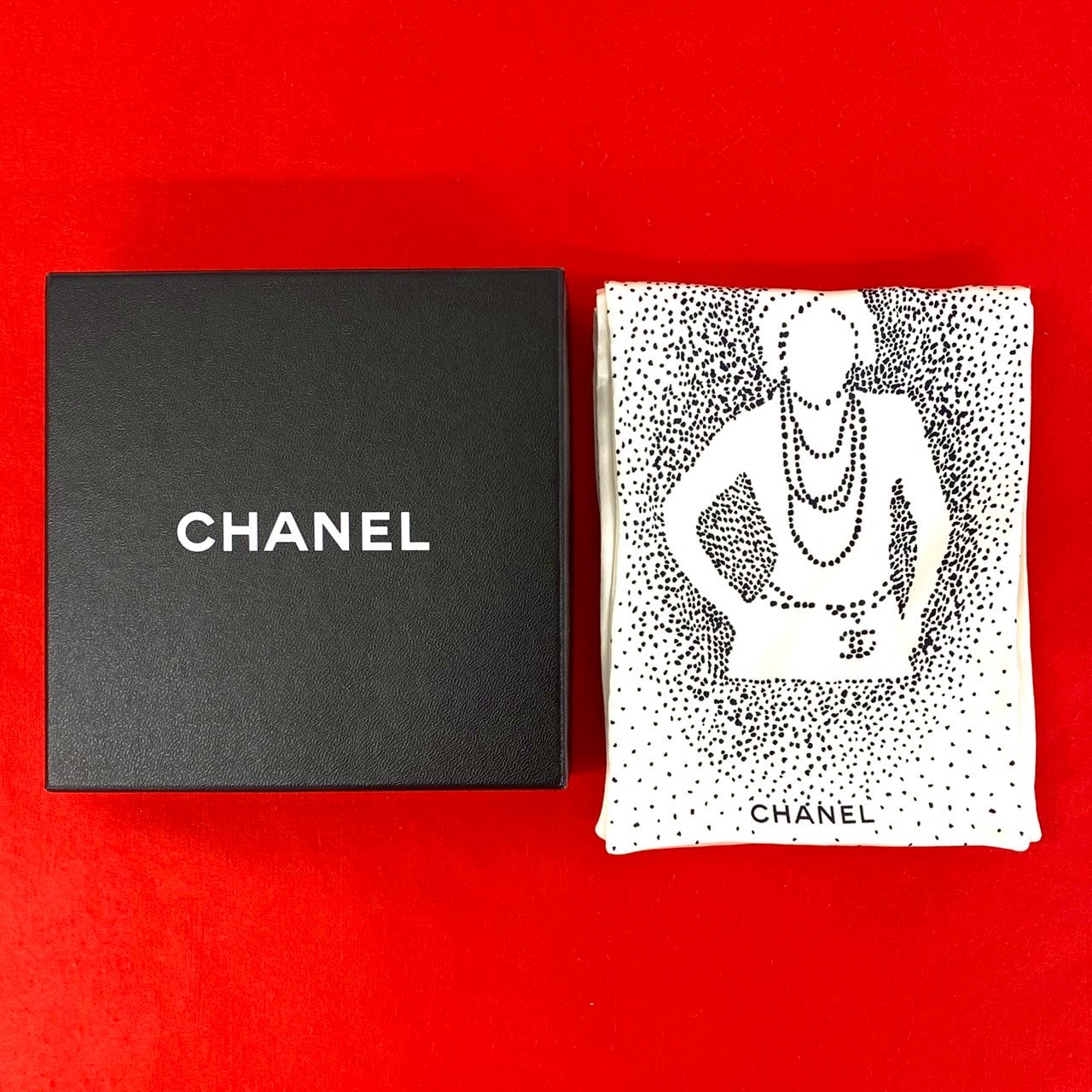 B (目立った傷や汚れなし)】CHANEL シャネル シルク スカーフ ホワイト
